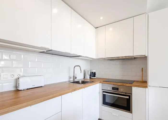 Apartment Newly Renovated With Incredible Sea Views - Rdr295 *