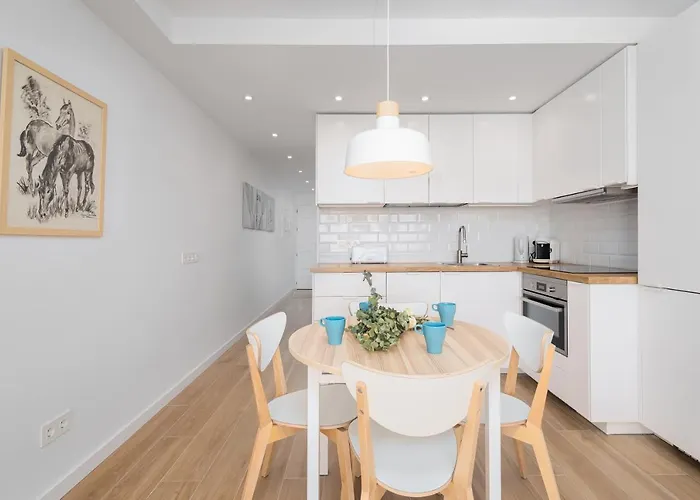 Apartment Newly Renovated With Incredible Sea Views - Rdr295 *